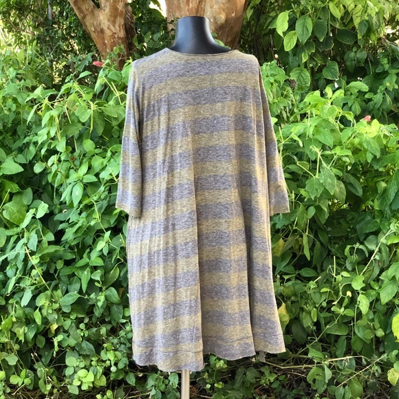 "We are the Free" Olive/Gray Tunic Tee -XS - Picture 2 of 2